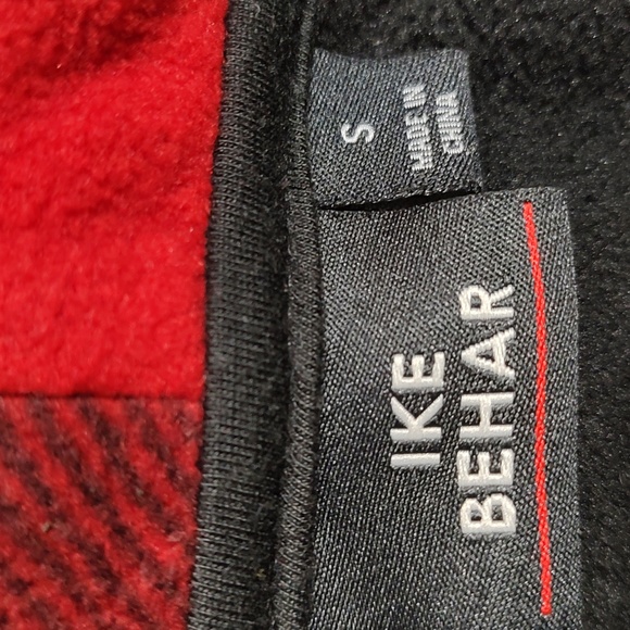 Red & Black Buffalo Plaid Ike Behar Fleece Coat with Belt sz Small - Picture 6 of 7